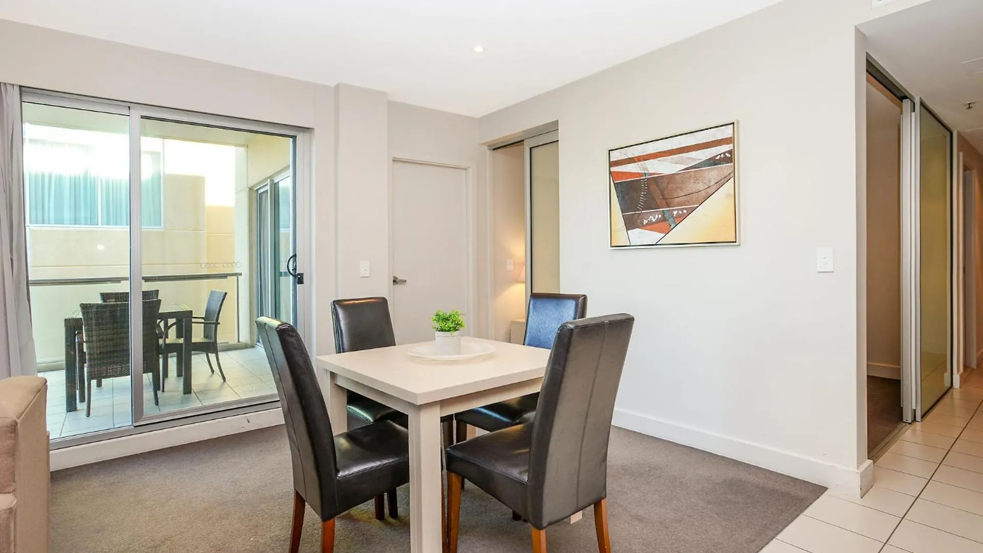 Pier Apartment - Glenelg Views - No 506 Adelaida