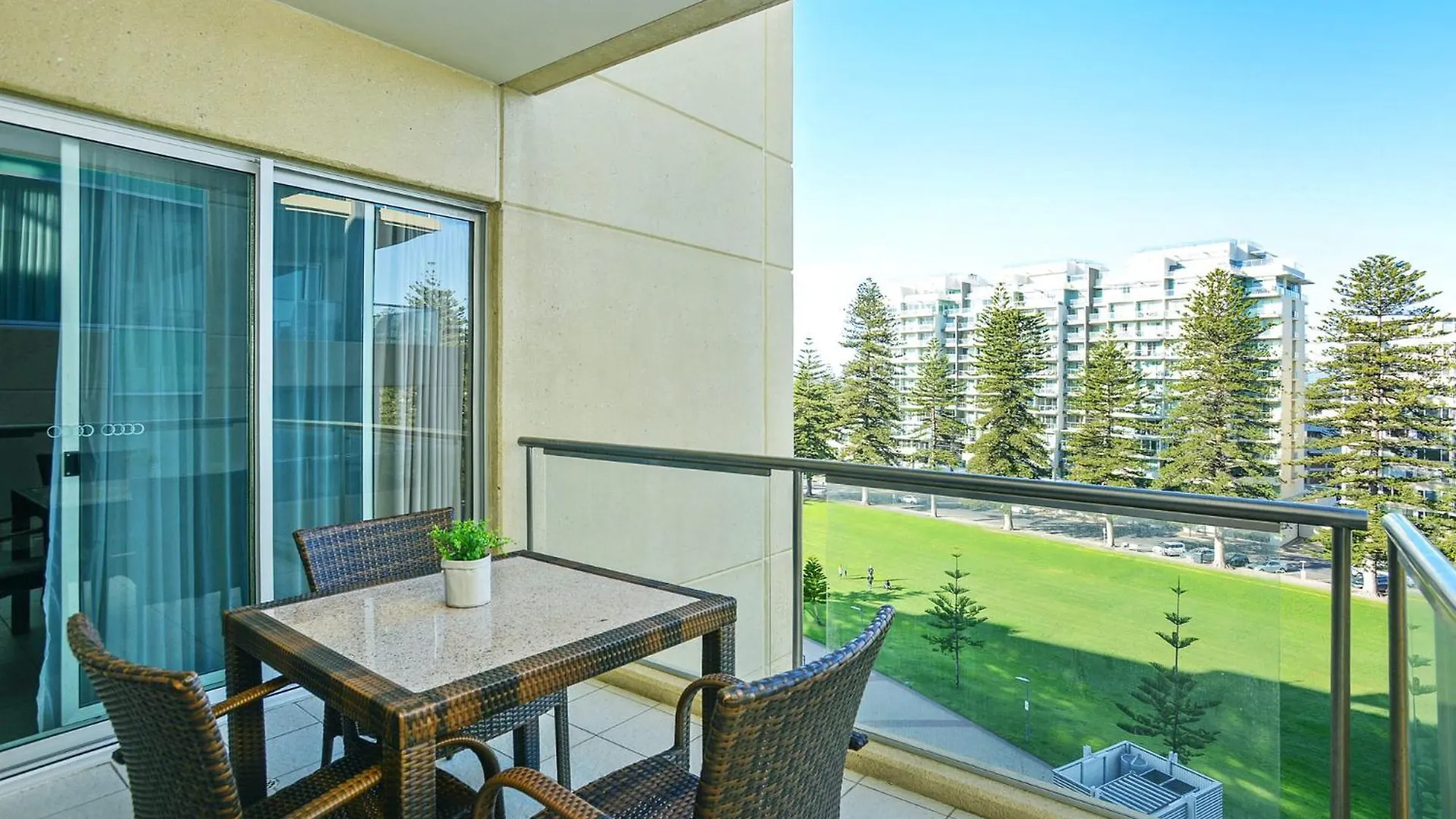 Contactos de Pier Apartment - Glenelg Views - No 506